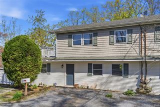 41 Potters Lane, Huntington, NY 11743