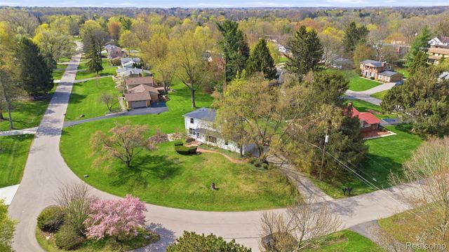 30033 Beacontree Street, Farmington Hills, MI 48331