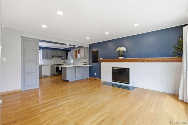 30033 Beacontree Street, Farmington Hills, MI 48331