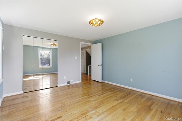 30033 Beacontree Street, Farmington Hills, MI 48331
