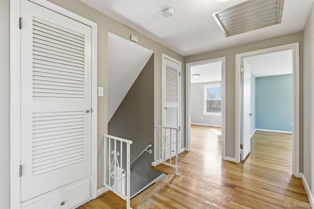 30033 Beacontree Street, Farmington Hills, MI 48331