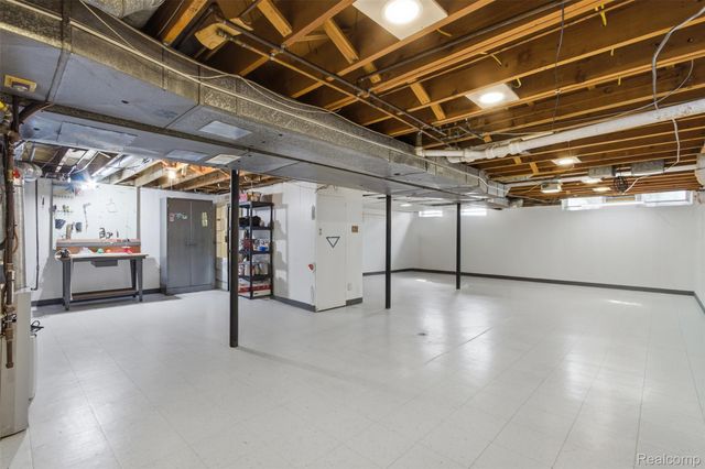 30033 Beacontree Street, Farmington Hills, MI 48331