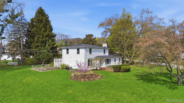 30033 Beacontree Street, Farmington Hills, MI 48331