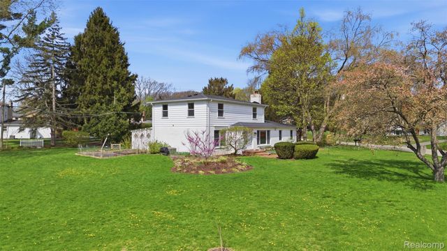 30033 Beacontree Street, Farmington Hills, MI 48331