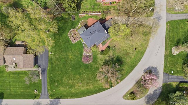 30033 Beacontree Street, Farmington Hills, MI 48331