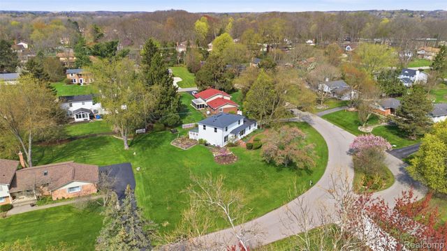 30033 Beacontree Street, Farmington Hills, MI 48331