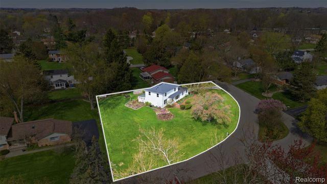 30033 Beacontree Street, Farmington Hills, MI 48331