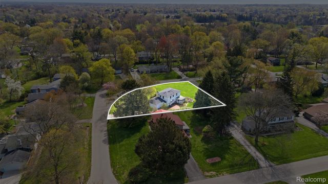 30033 Beacontree Street, Farmington Hills, MI 48331