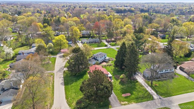 30033 Beacontree Street, Farmington Hills, MI 48331