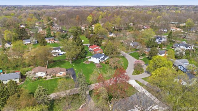 30033 Beacontree Street, Farmington Hills, MI 48331