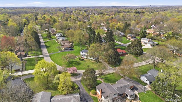 30033 Beacontree Street, Farmington Hills, MI 48331