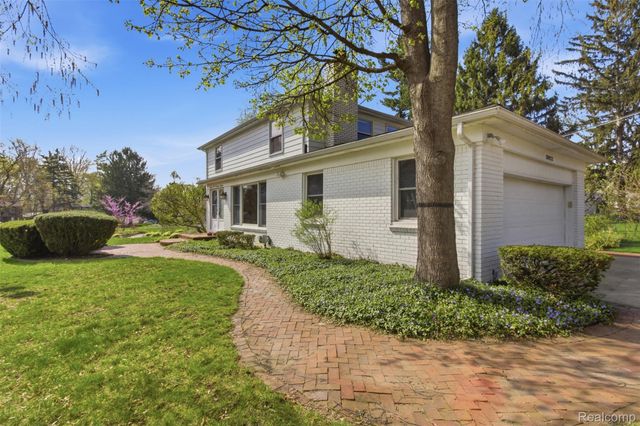 30033 Beacontree Street, Farmington Hills, MI 48331