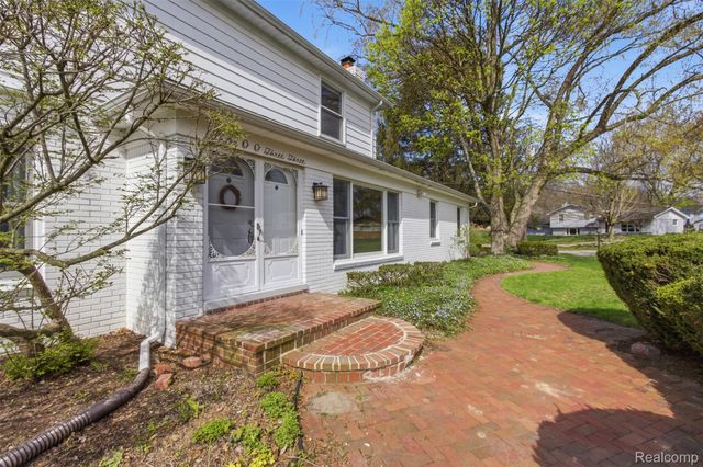 30033 Beacontree Street, Farmington Hills, MI 48331