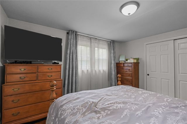 10 Bigelow Road, Johnston, RI 02919