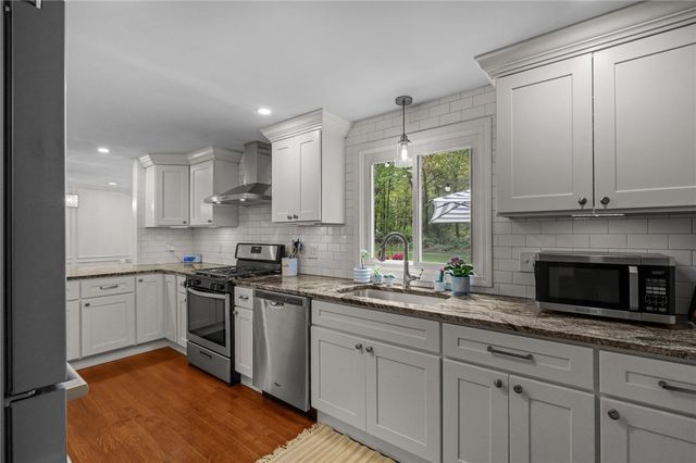 10 Bigelow Road, Johnston, RI 02919