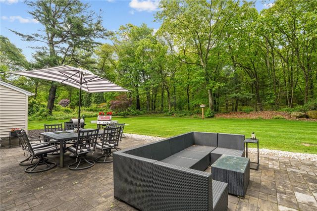 10 Bigelow Road, Johnston, RI 02919