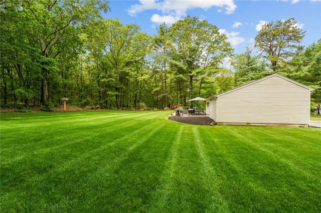 10 Bigelow Road, Johnston, RI 02919