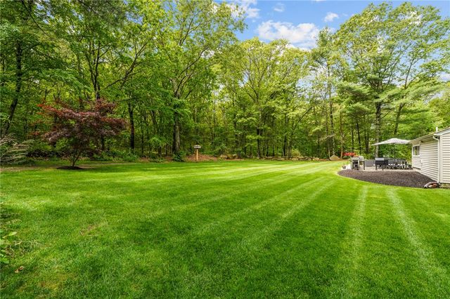 10 Bigelow Road, Johnston, RI 02919