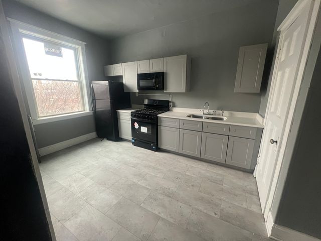 4958 S Michigan Avenue 3S, Chicago, IL 60615