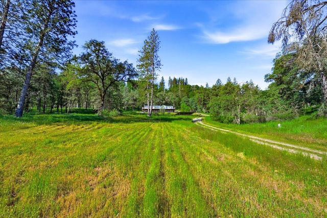 18060 Dog Bar Rd, Grass Valley, CA 95949