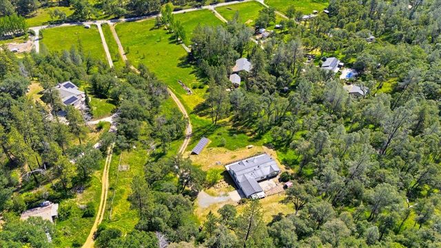 18060 Dog Bar Rd, Grass Valley, CA 95949