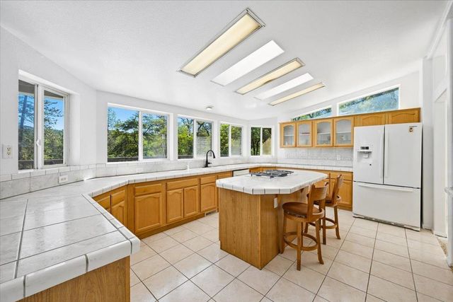 18060 Dog Bar Rd, Grass Valley, CA 95949