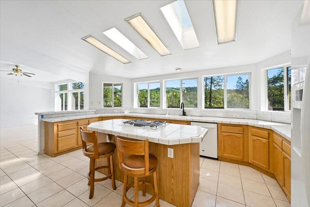 18060 Dog Bar Rd, Grass Valley, CA 95949
