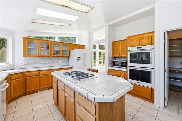 18060 Dog Bar Rd, Grass Valley, CA 95949