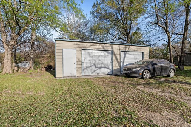 303 Whispering Oaks Trail, Payne Springs, TX 75156