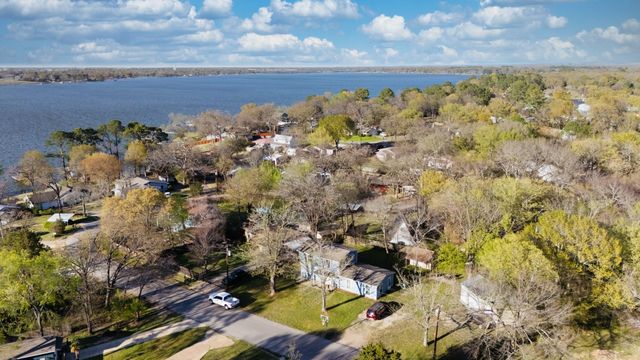 303 Whispering Oaks Trail, Payne Springs, TX 75156