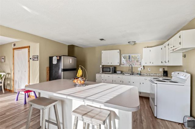 303 Whispering Oaks Trail, Payne Springs, TX 75156