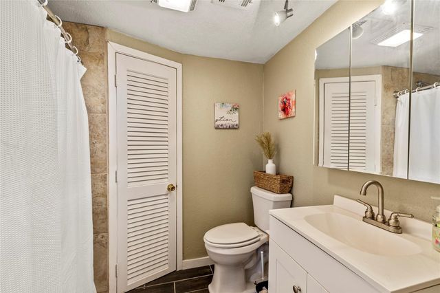 303 Whispering Oaks Trail, Payne Springs, TX 75156