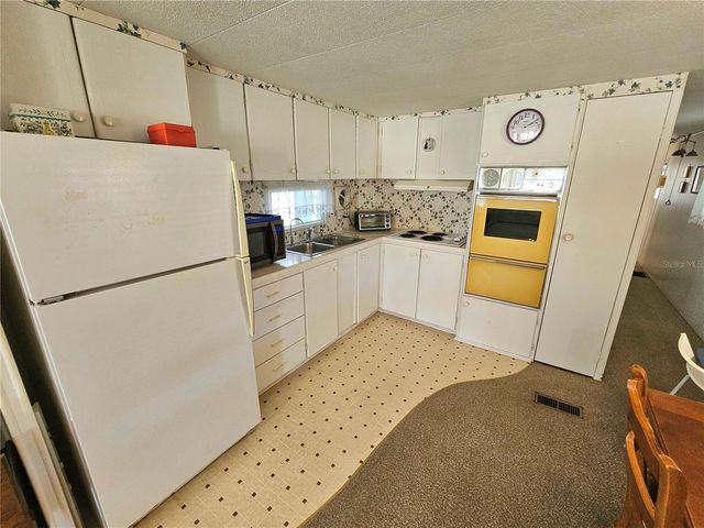 110 ROMA ROAD, Venice, FL 34285
