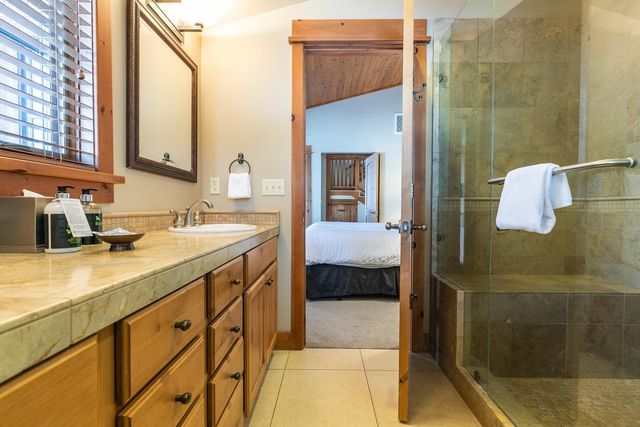 12463 Lookout Loop F1703, Truckee, CA 96161