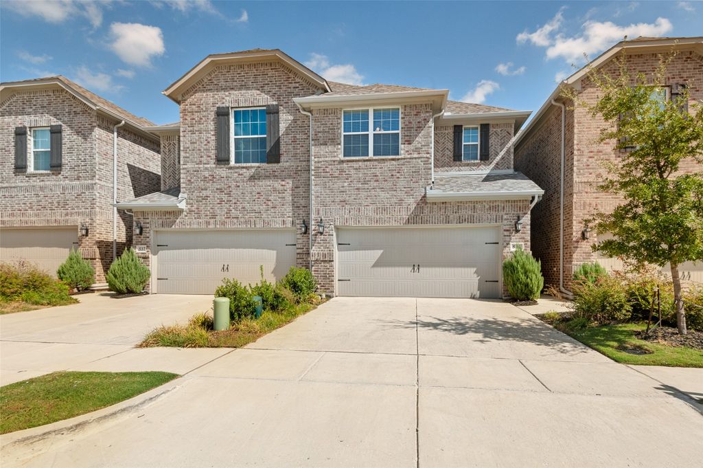 533 Hutchinson Lane, Lewisville, TX 75077 — exterior