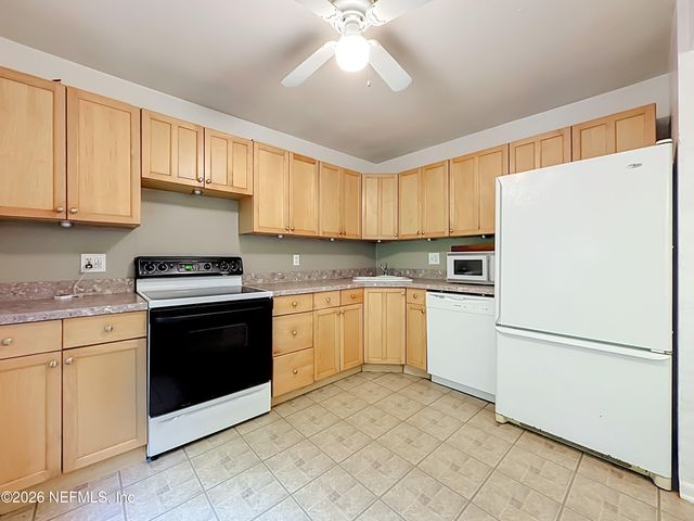 1910 HILLTOP Boulevard, Jacksonville, FL 32246