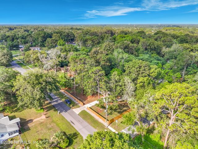 1910 HILLTOP Boulevard, Jacksonville, FL 32246