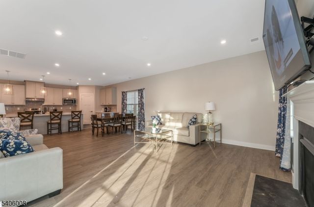 58 Redwood Run, Mansfield Twp., NJ 07865