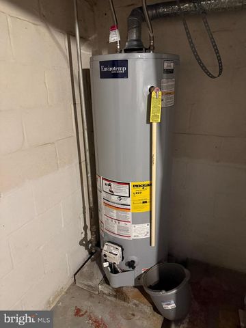 685 COLONIAL AVE, York, PA 17403