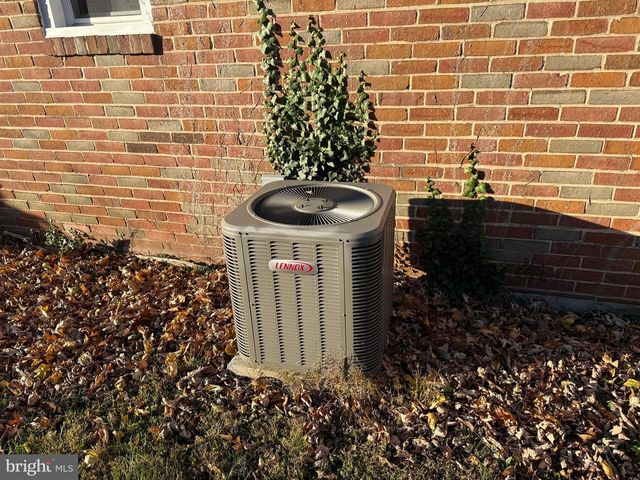 685 COLONIAL AVE, York, PA 17403