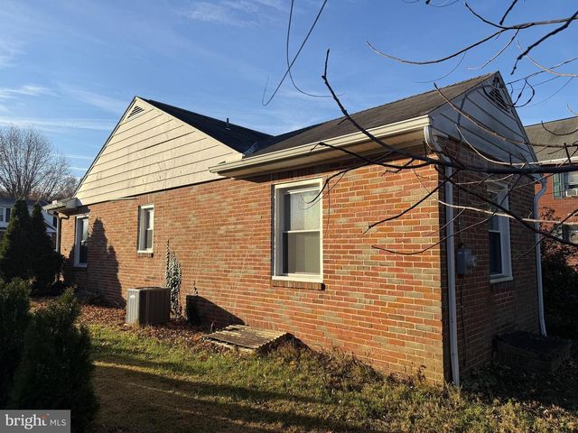 685 COLONIAL AVE, York, PA 17403