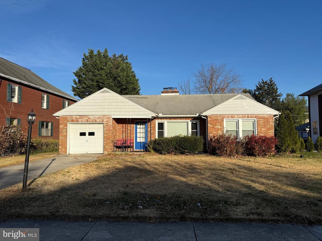 685 COLONIAL AVE, York, PA 17403