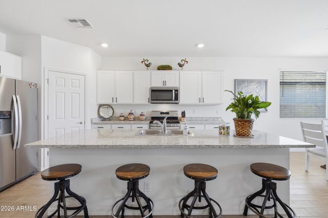 3246 E PINEAPPLE Road, San Tan Valley, AZ 85143