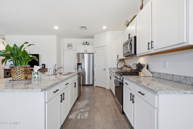 3246 E PINEAPPLE Road, San Tan Valley, AZ 85143