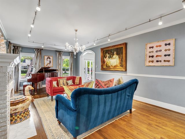 1836 Wroxton Road, Houston, TX 77005