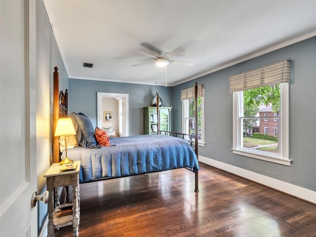 1836 Wroxton Road, Houston, TX 77005