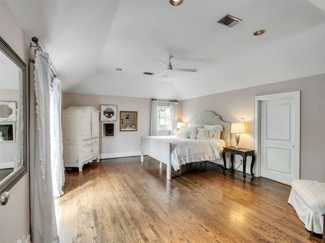 1836 Wroxton Road, Houston, TX 77005