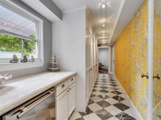 1836 Wroxton Road, Houston, TX 77005