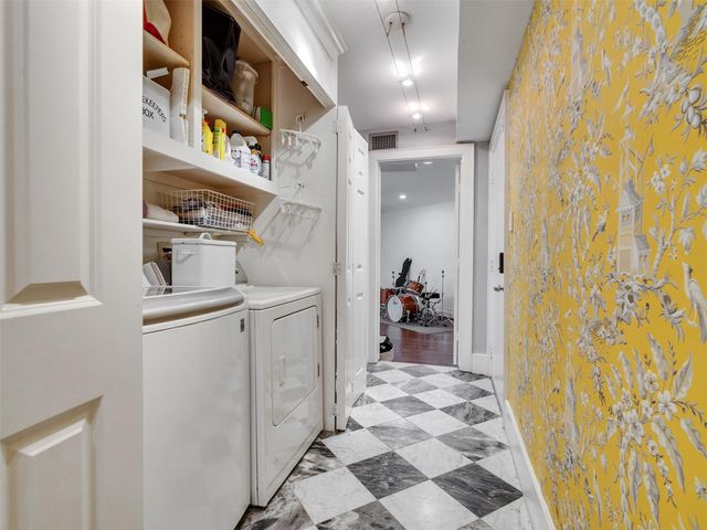 1836 Wroxton Road, Houston, TX 77005