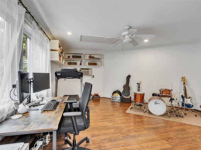 1836 Wroxton Road, Houston, TX 77005